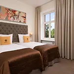 Aston Hotel