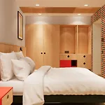 Aston Hotel