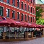 Aston Hotel