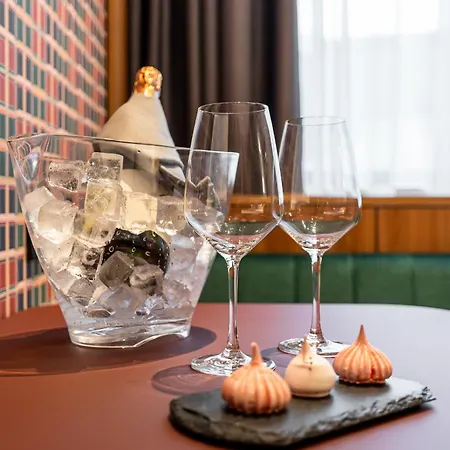 Hotell Aston