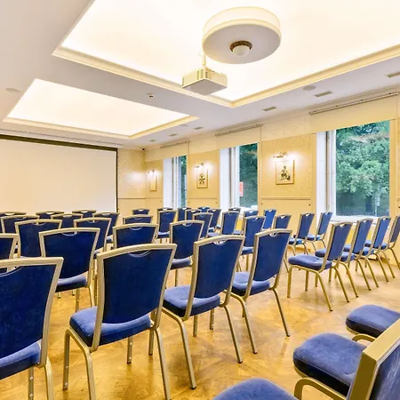 Viesnīca Aston 4*