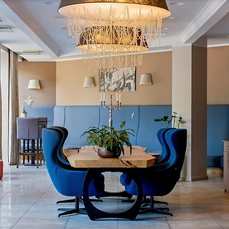 Aston Viesnīca 4*