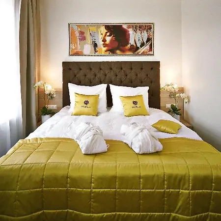 Aston Hotel 4*