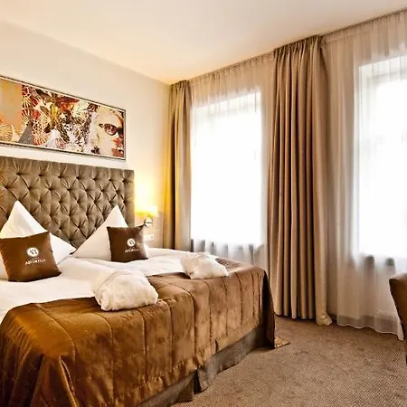 Aston Hotel