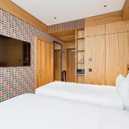 Ξενοδοχείο Aston